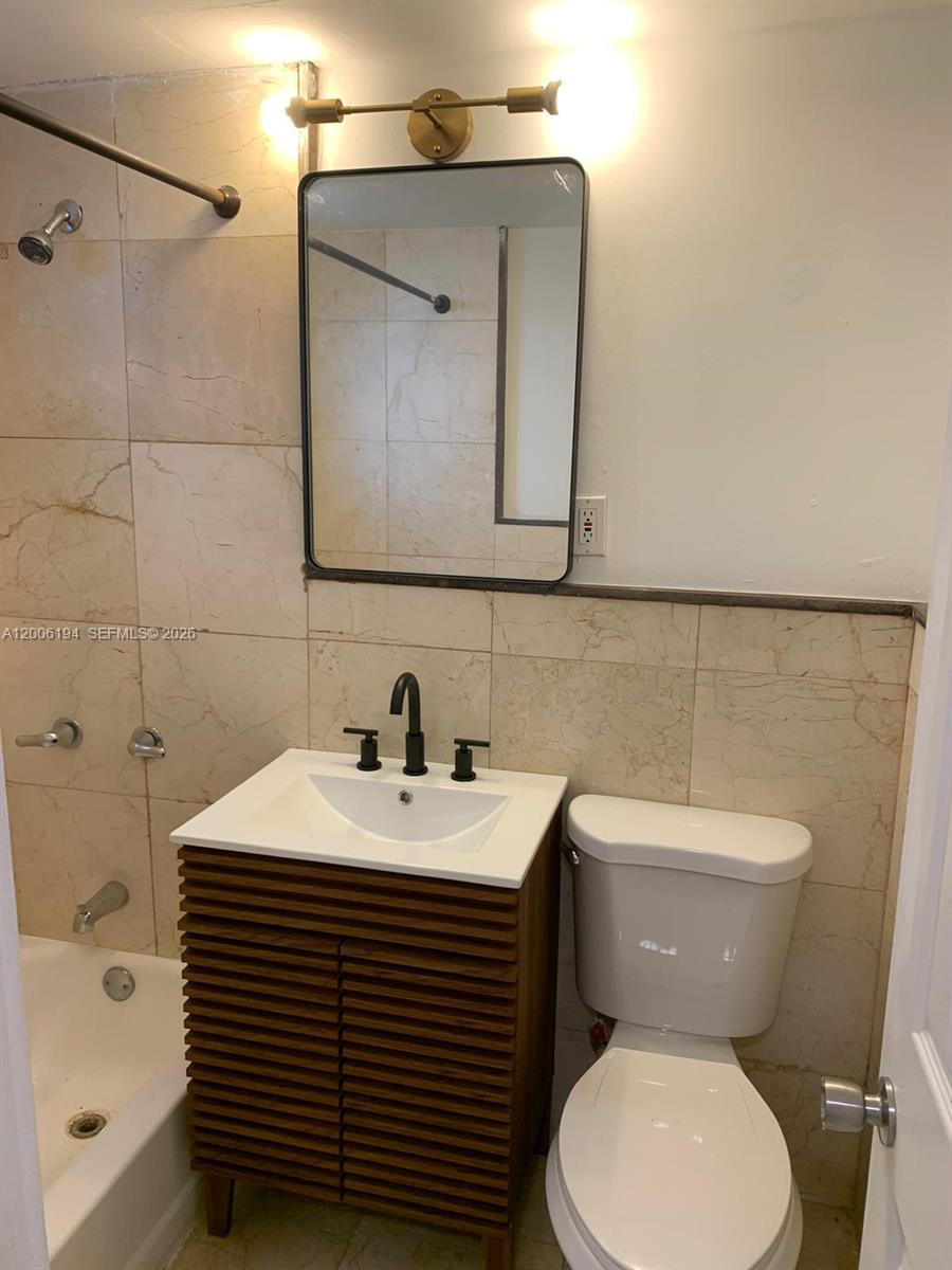 THE SQUARE AT 62ND ST CON - Residential Lease