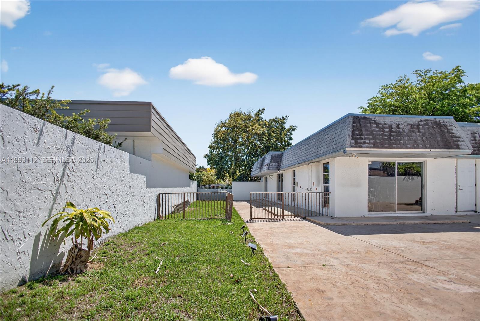 CALUSA CLUB ESTATES 3RD A - Residential