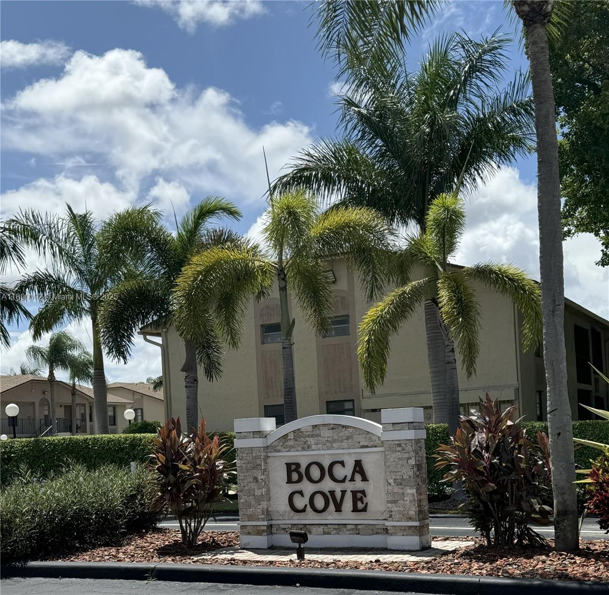 Welcome to Boca Cove! This beautifully updated 2-bedroom, 2-bath condo offers modern finishes in a peaceful Boca Raton community. The kitchen features crisp white cabinetry, quartz countertops, and sleek luxury vinyl flooring throughout. Enjoy the convenience of quick association approval with a 680-credit score, plus water and cable included in your monthly dues. The gated community offers fantastic amenities, including a pool and fitness center.
This pet-friendly, all-ages community provides the perfect blend of comfort and lifestyle in a secure setting. Don’t miss your chance to call Boca Cove home!
