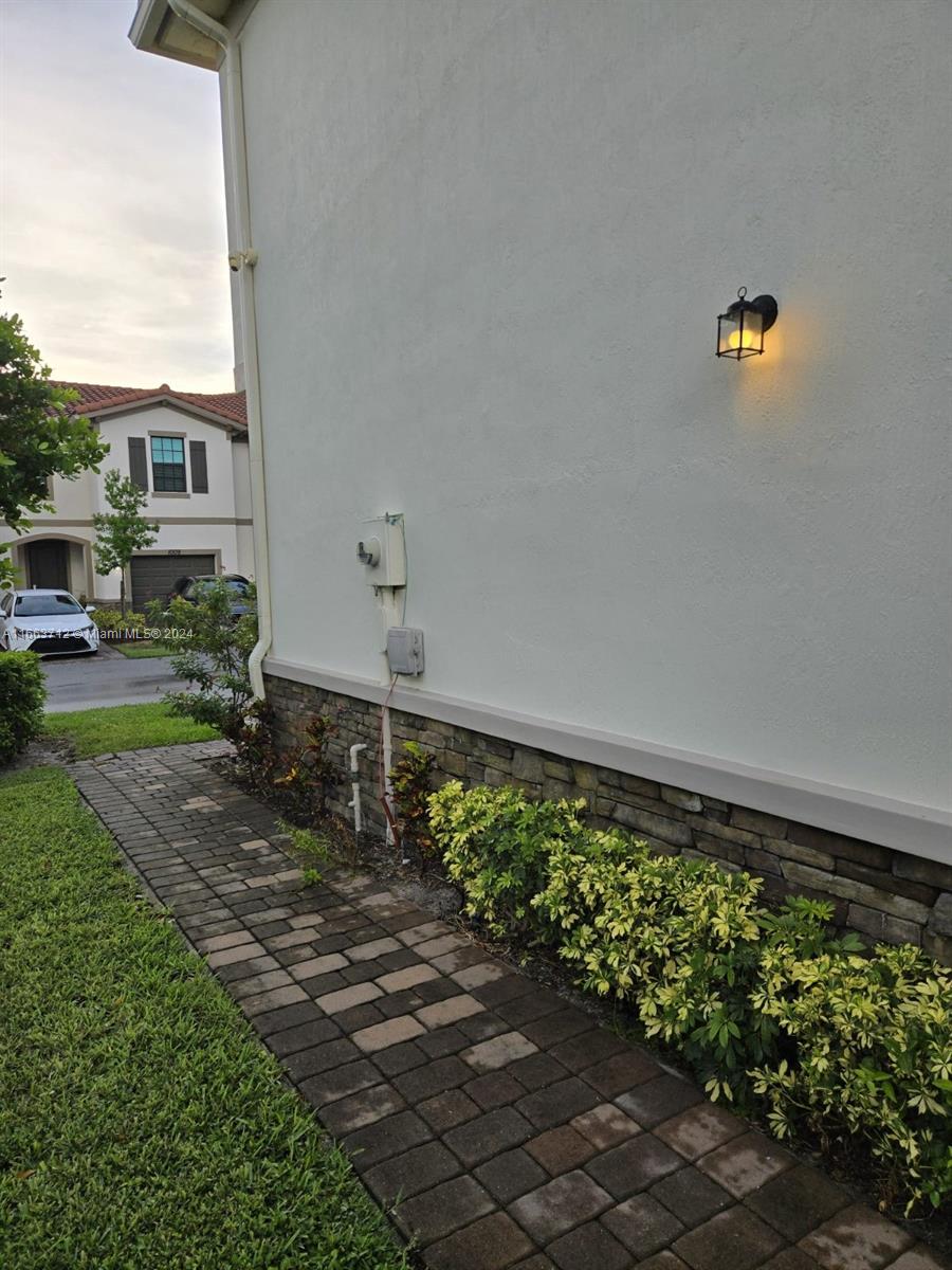 MEDITERRANEA - Residential Lease