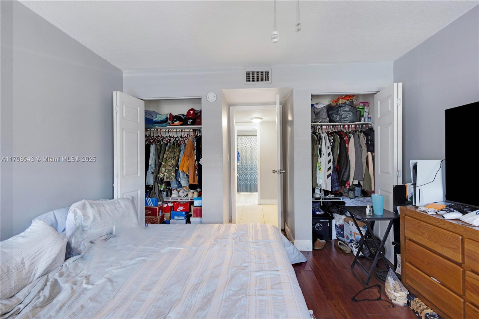 TOWN SQUARE CONDO - Residential