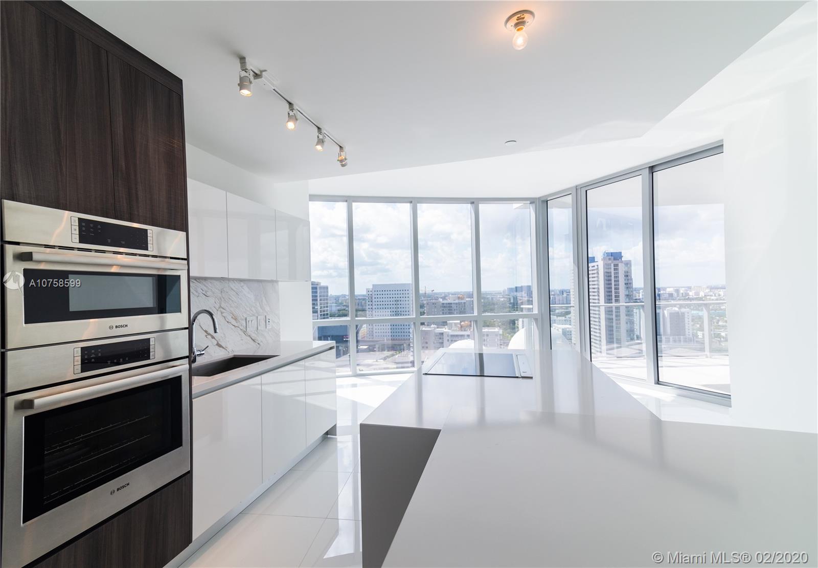 PARAMOUNT - Residential Lease