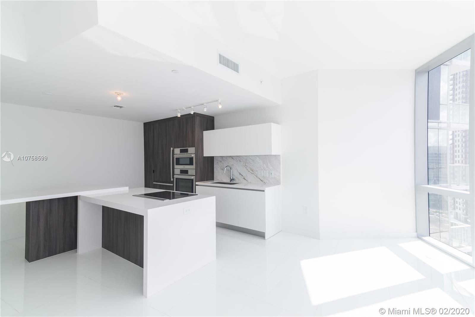 PARAMOUNT - Residential Lease