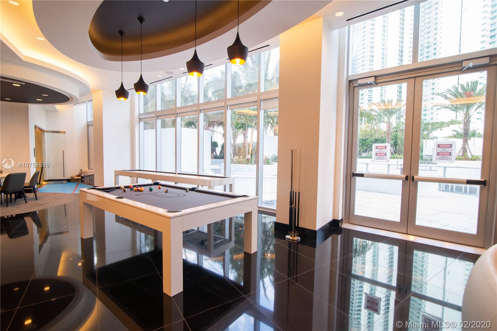 PARAMOUNT - Residential Lease