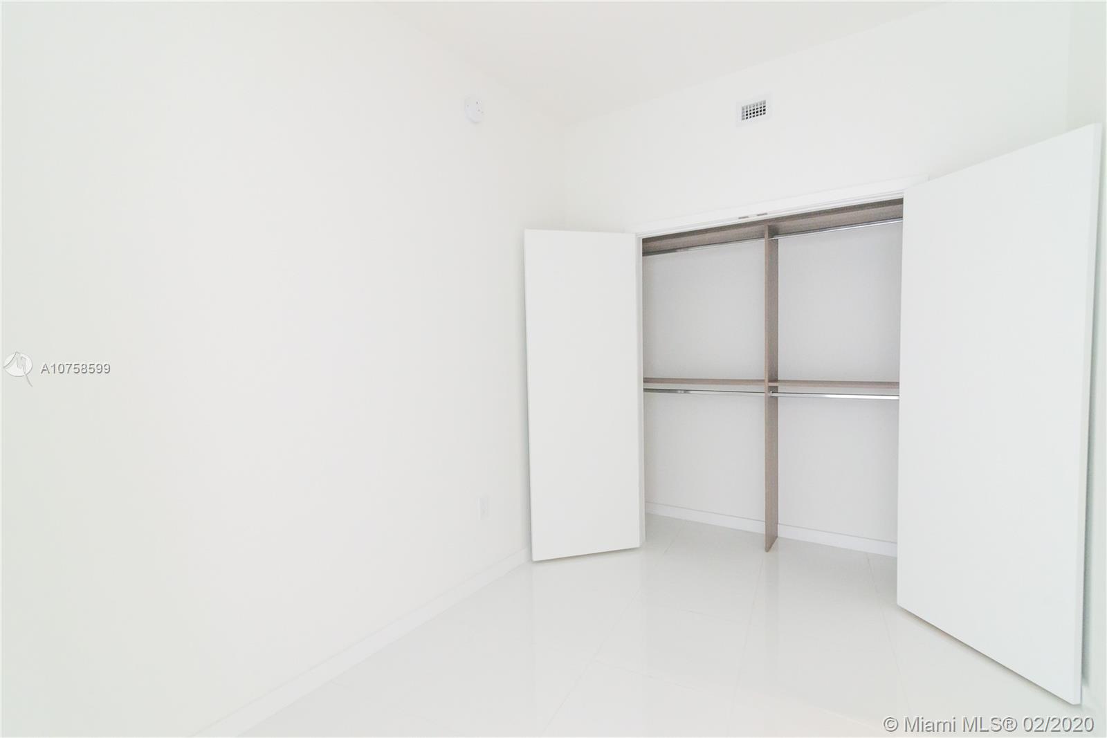 PARAMOUNT - Residential Lease