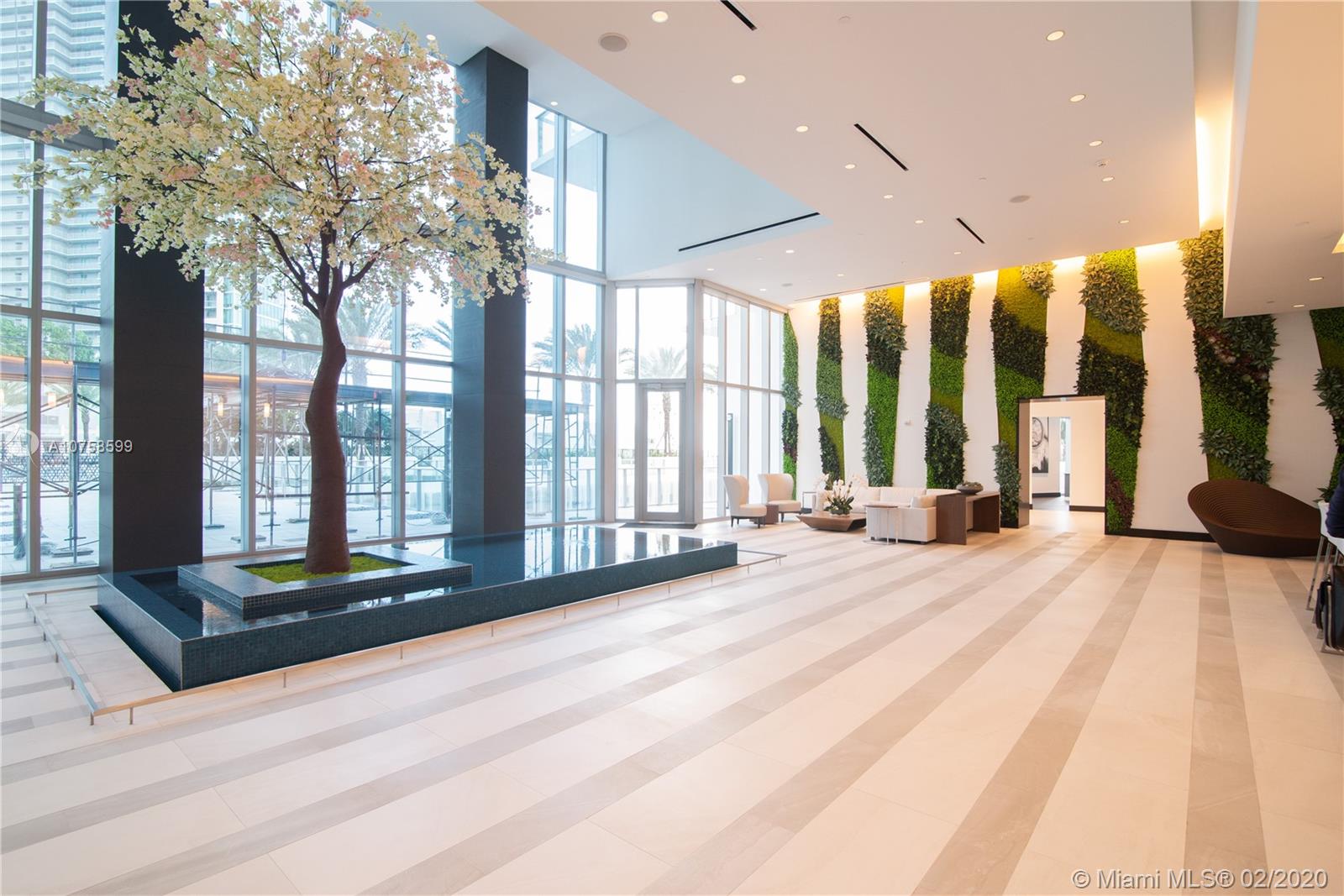 PARAMOUNT - Residential Lease