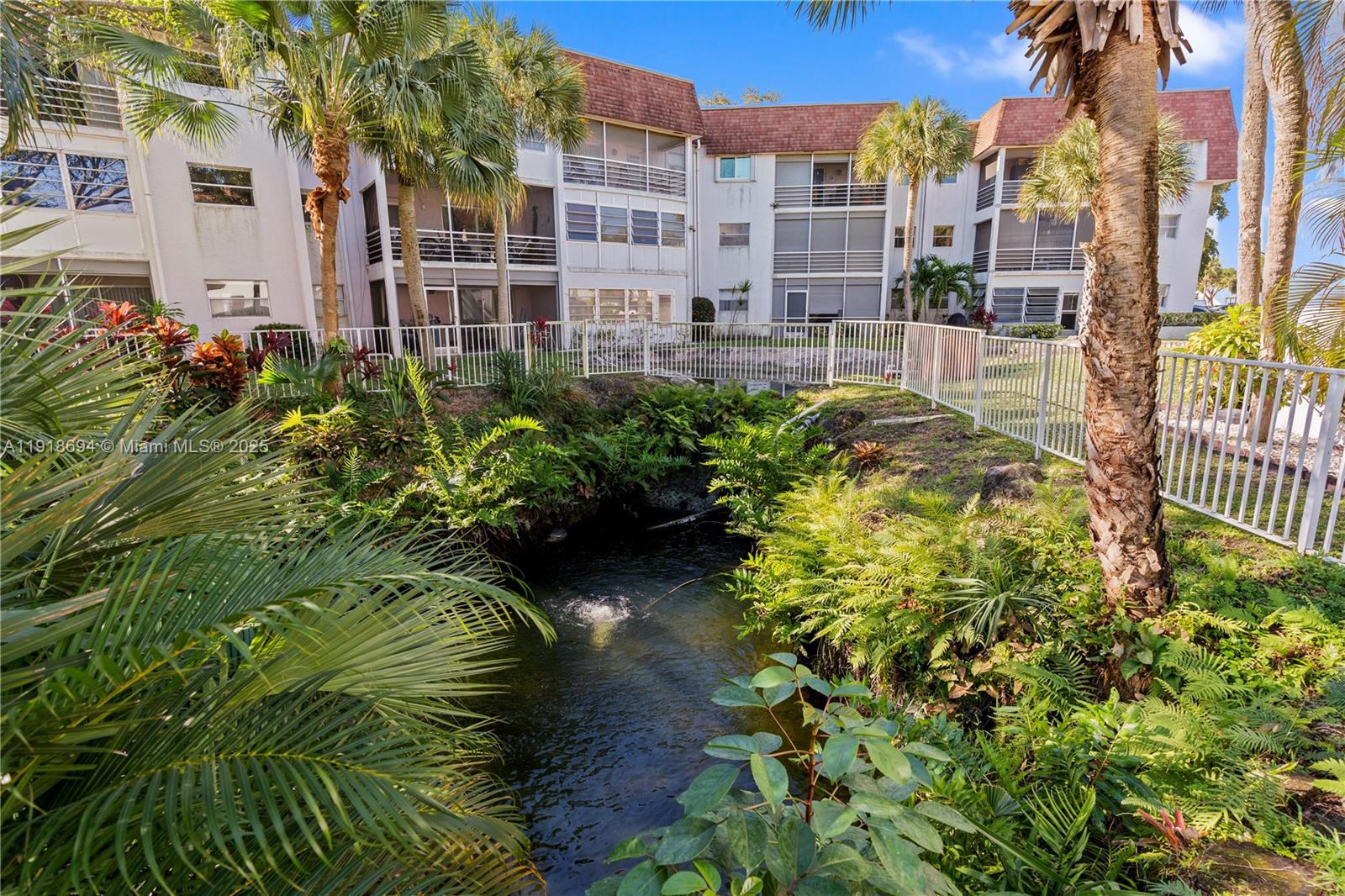 CANONGATE CONDOMINIUM - Residential