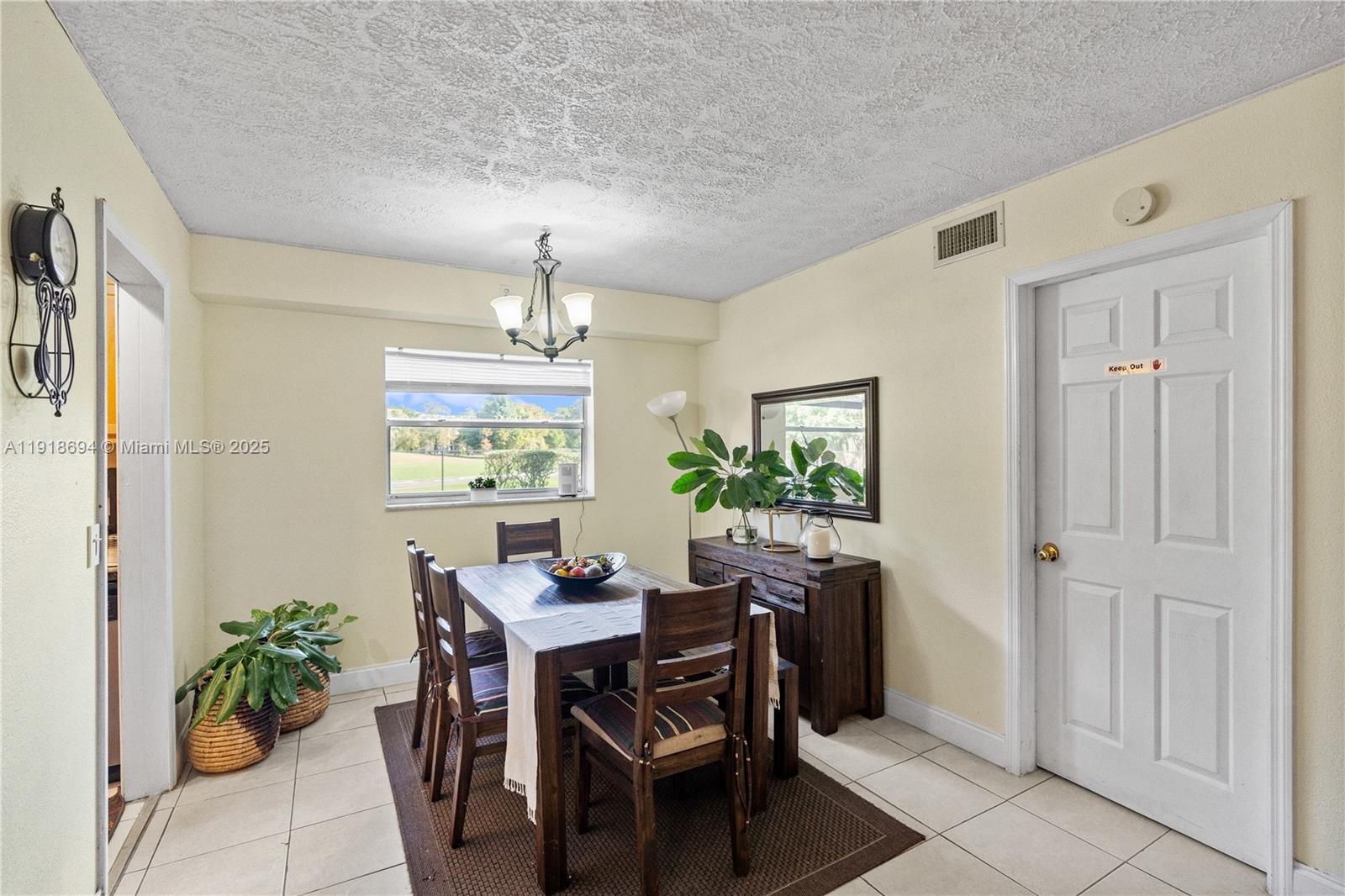 CANONGATE CONDOMINIUM - Residential