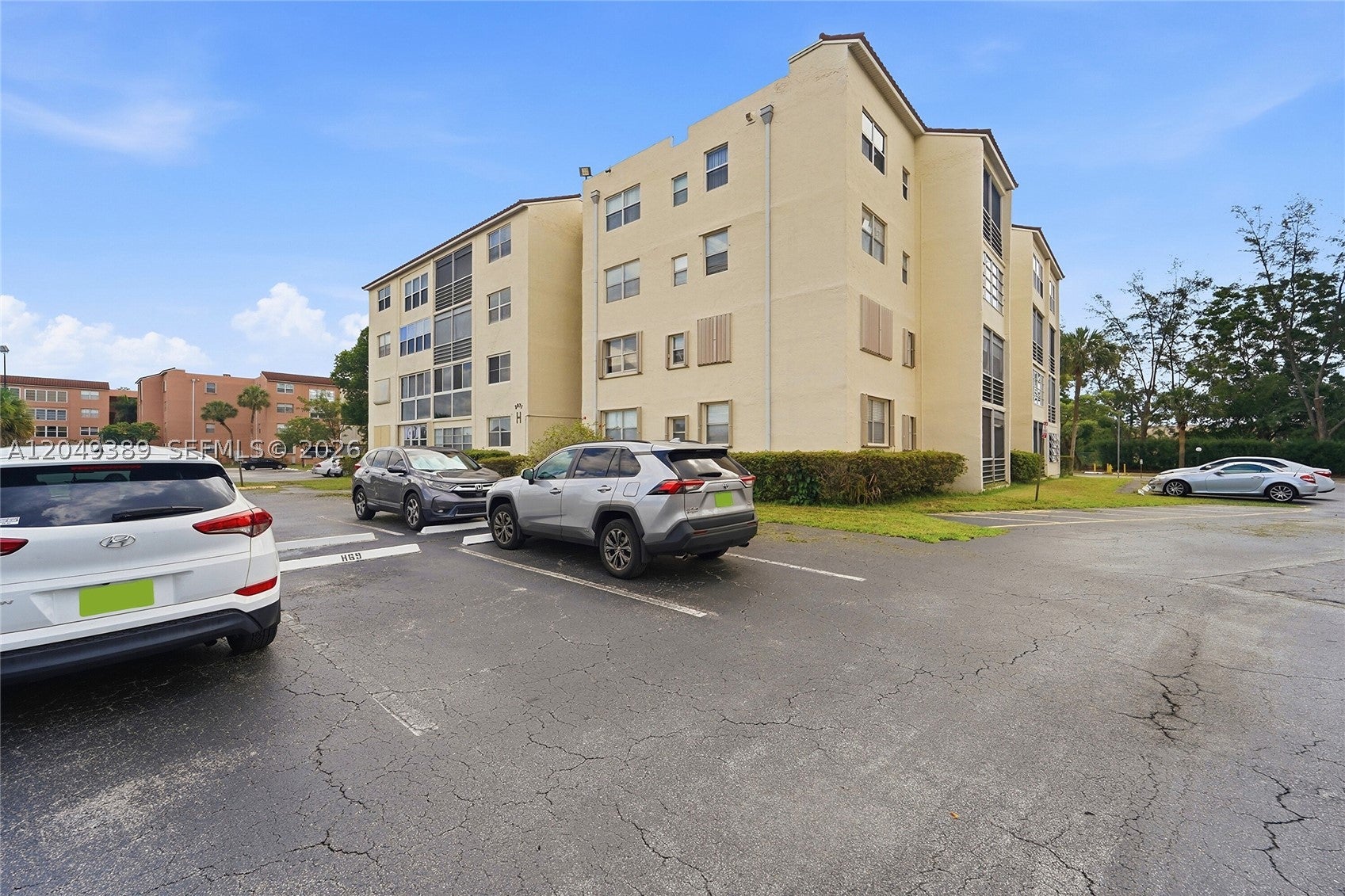 2871 Somerset Dr 103, Lauderdale Lakes FL 33311