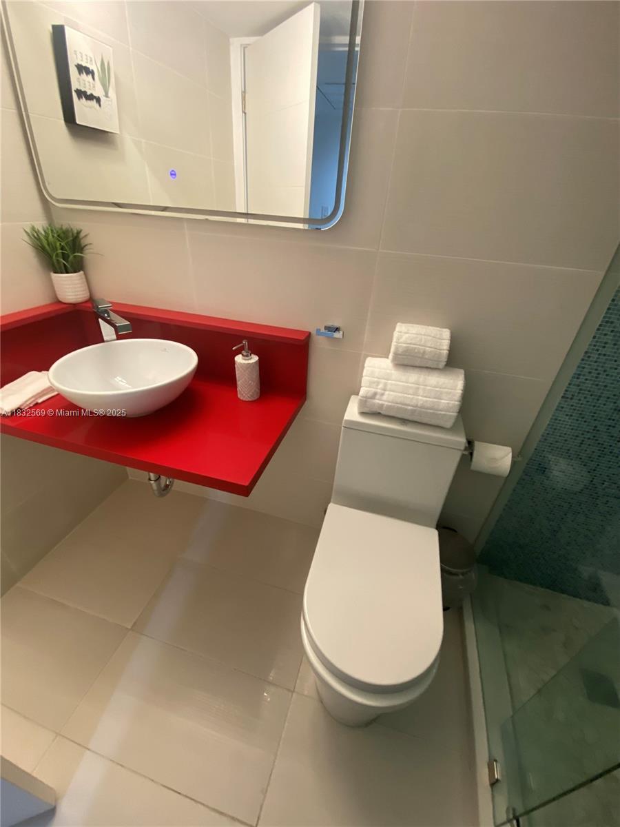 THE AVENTURA BEACH CLUB C - Residential