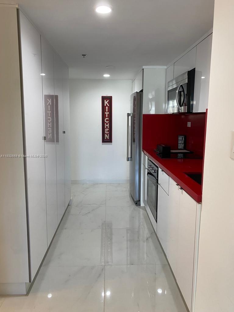 19201 Collins Ave 130