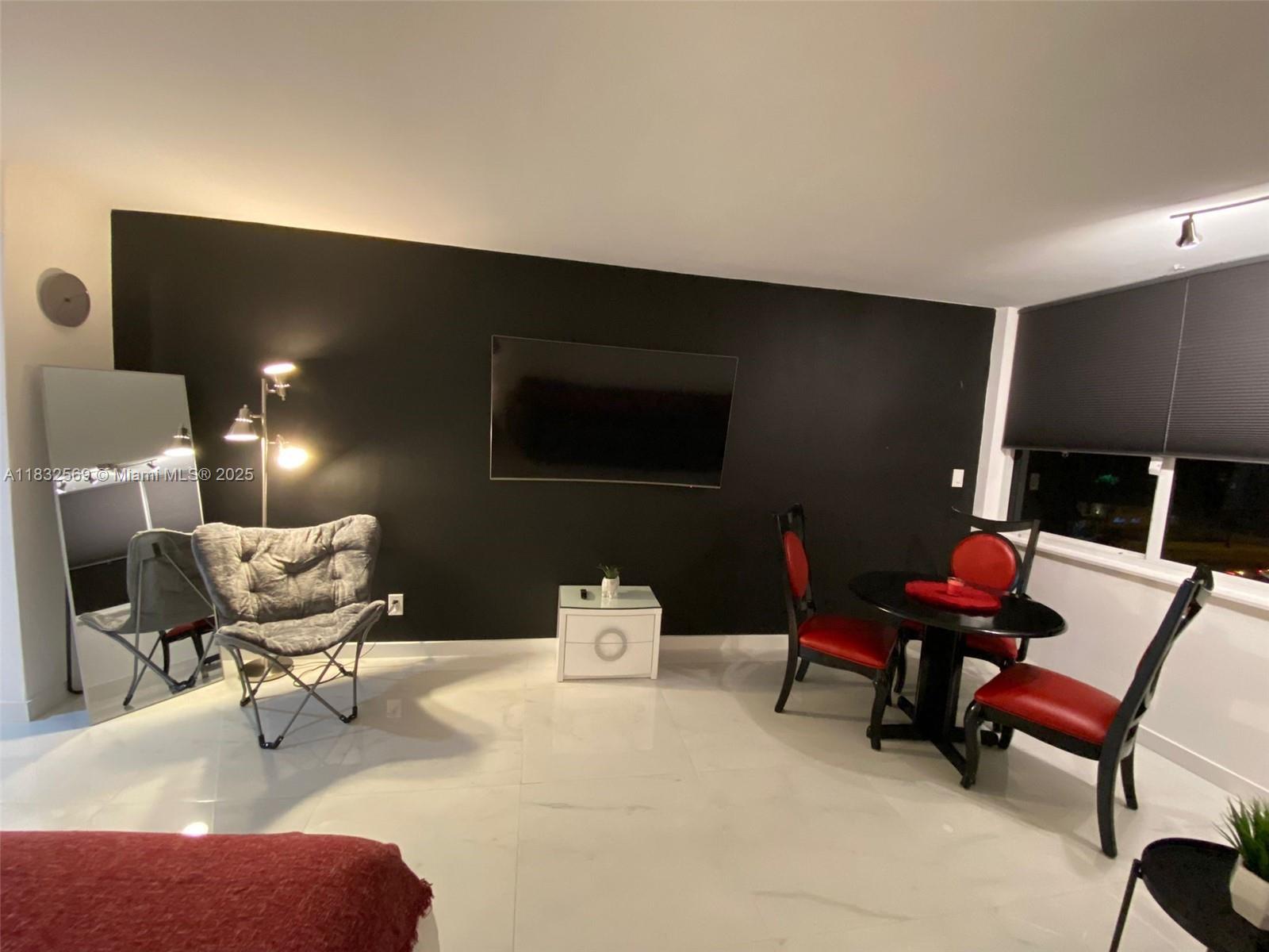 THE AVENTURA BEACH CLUB C - Residential