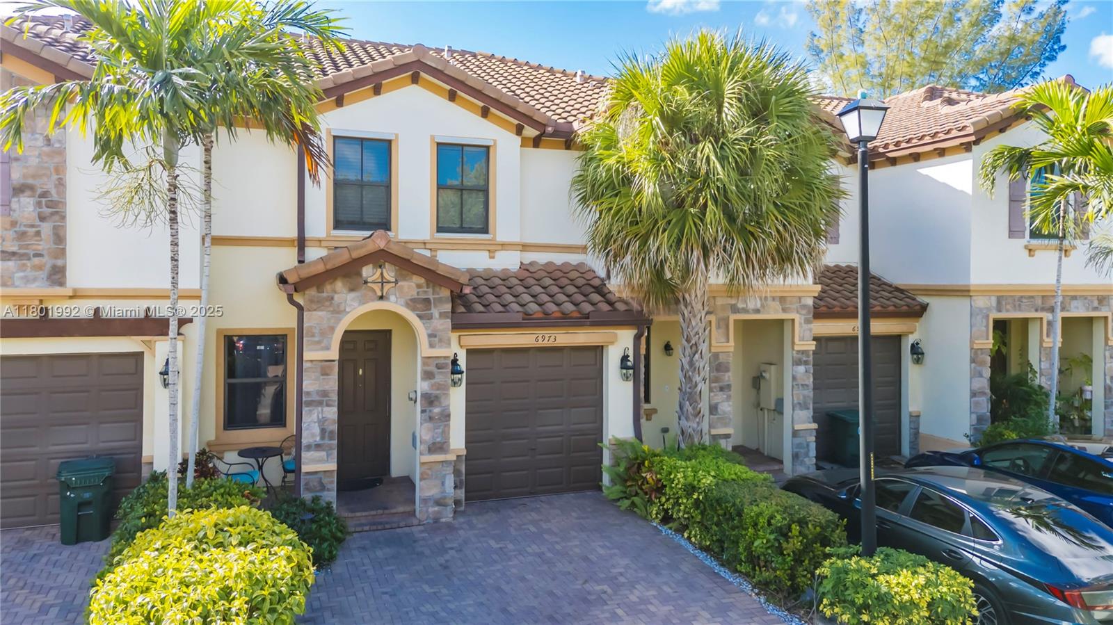Property for Sale at 6973 Broadland Way, Coconut Creek, Broward County, Florida - Bedrooms: 3 
Bathrooms: 3  - $460,000