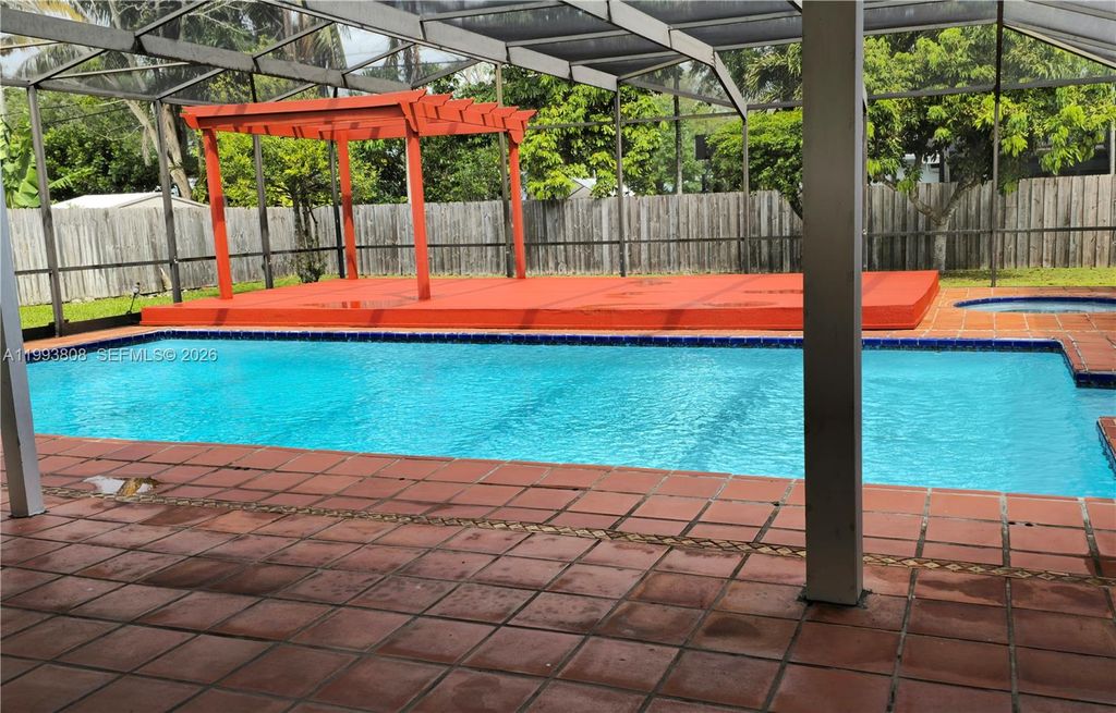 Photo of 7321 SW 123rd St, Pinecrest, FL 33156 (MLS # A11993808)