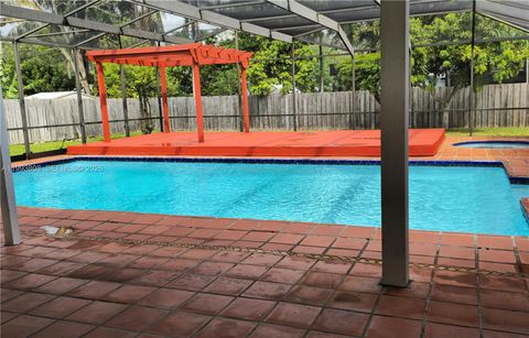 7321 SW 123rd St Pinecrest FL 33156