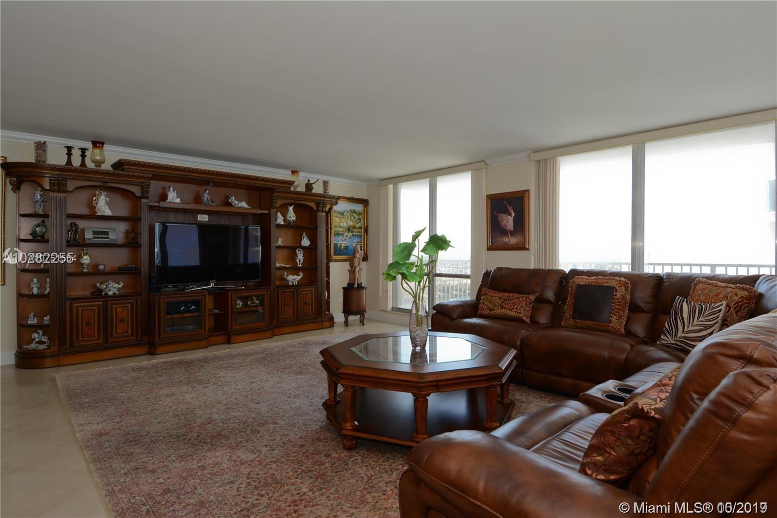 AQUARIUS CONDO - Residential