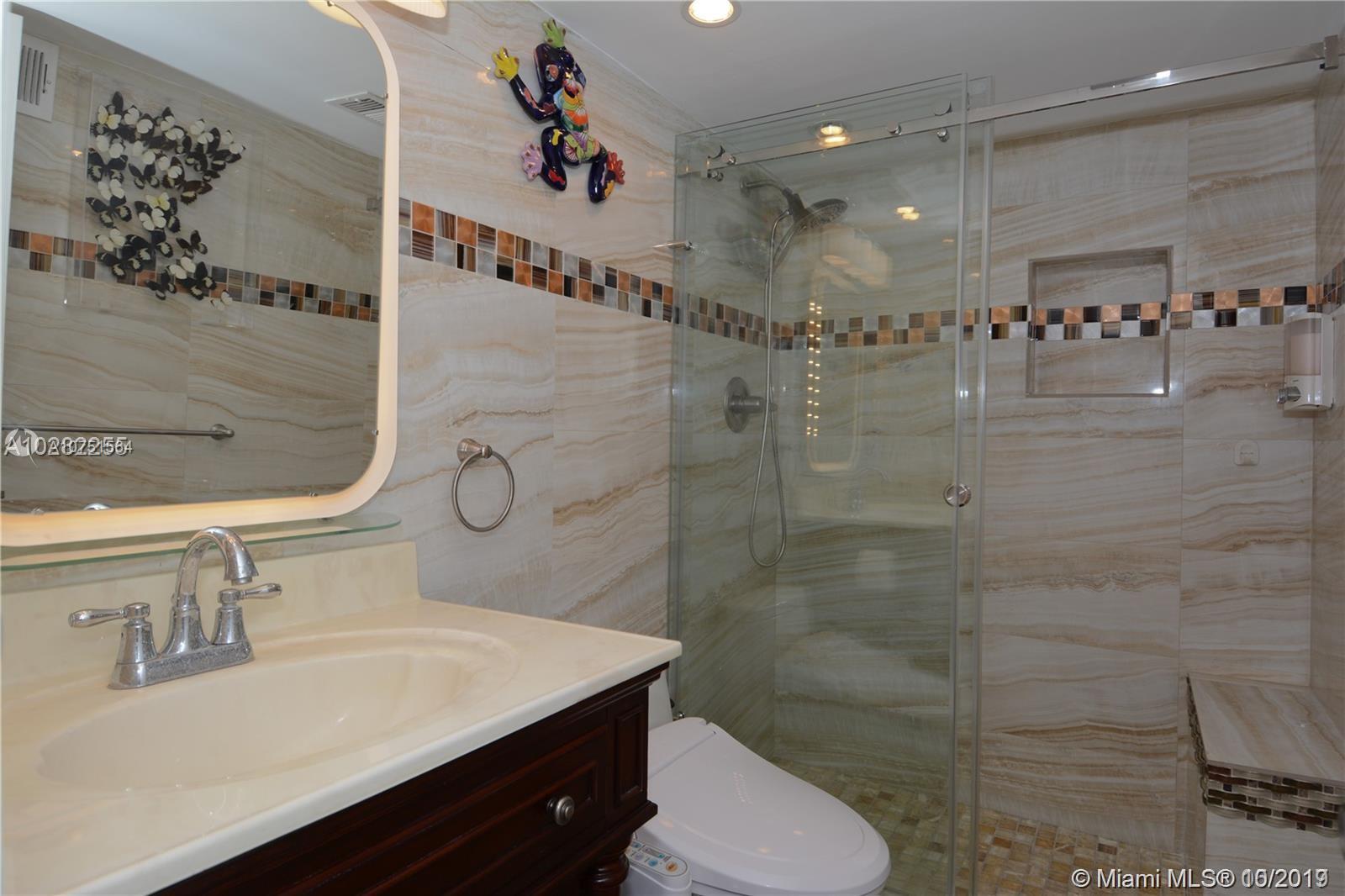 AQUARIUS CONDO - Residential