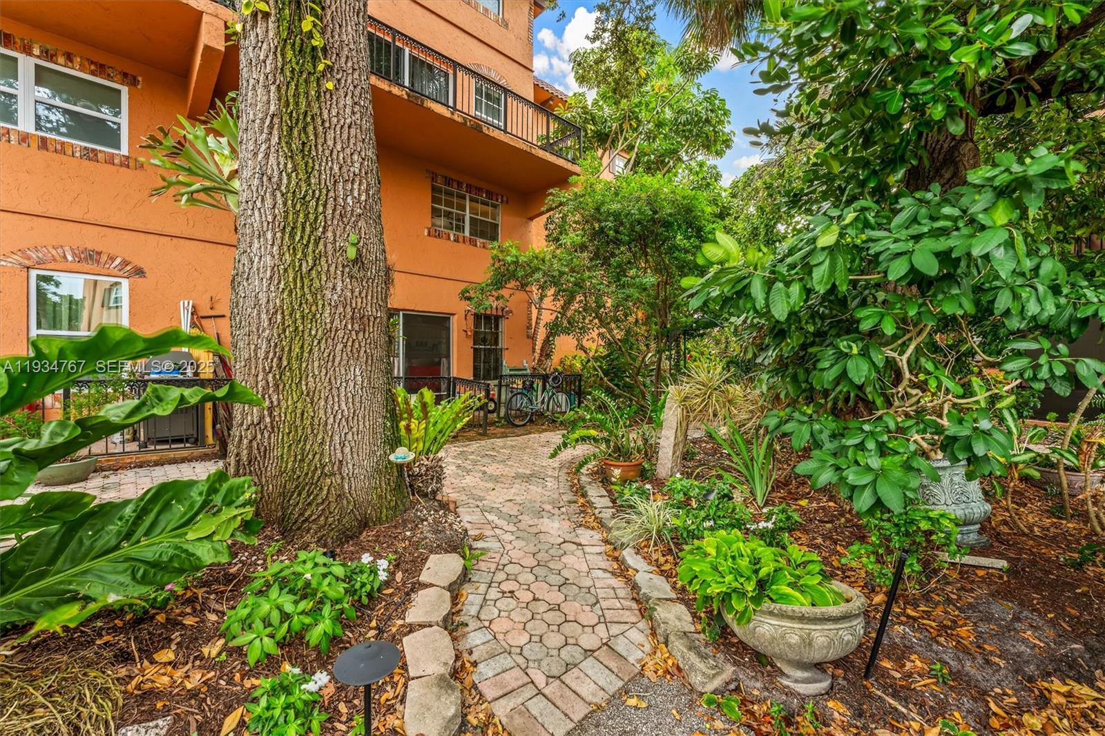 TENNIS CLUB TILDEN CONDO - Residential