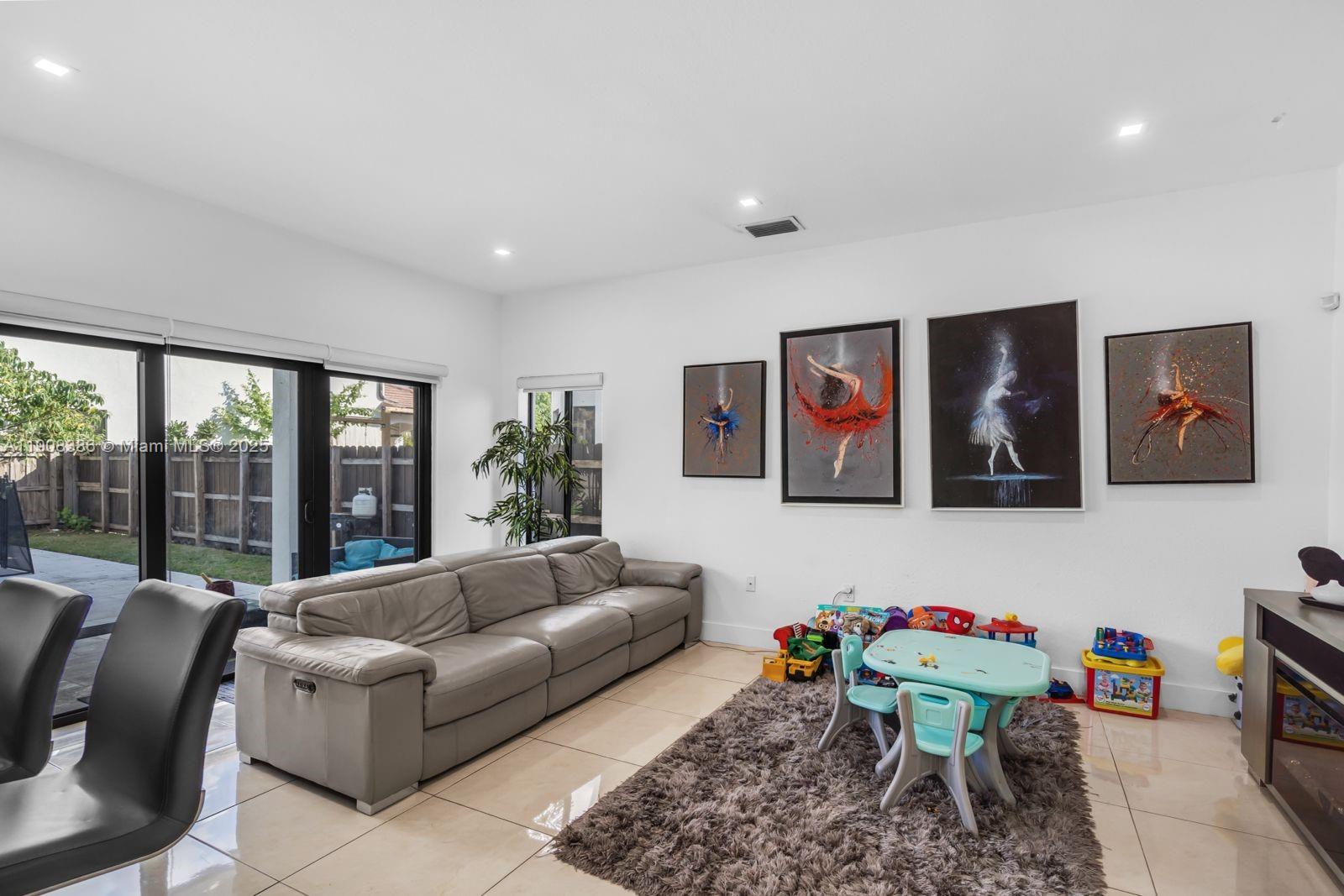 SION ESTATES - Residential