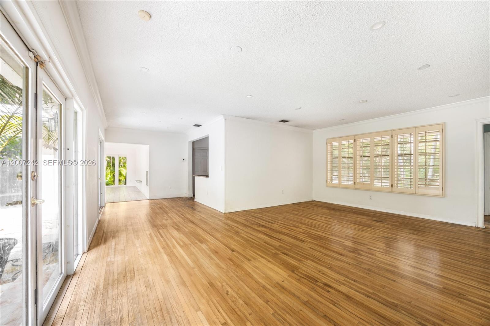 CORAL GABLES BISC BAY SEC - Residential