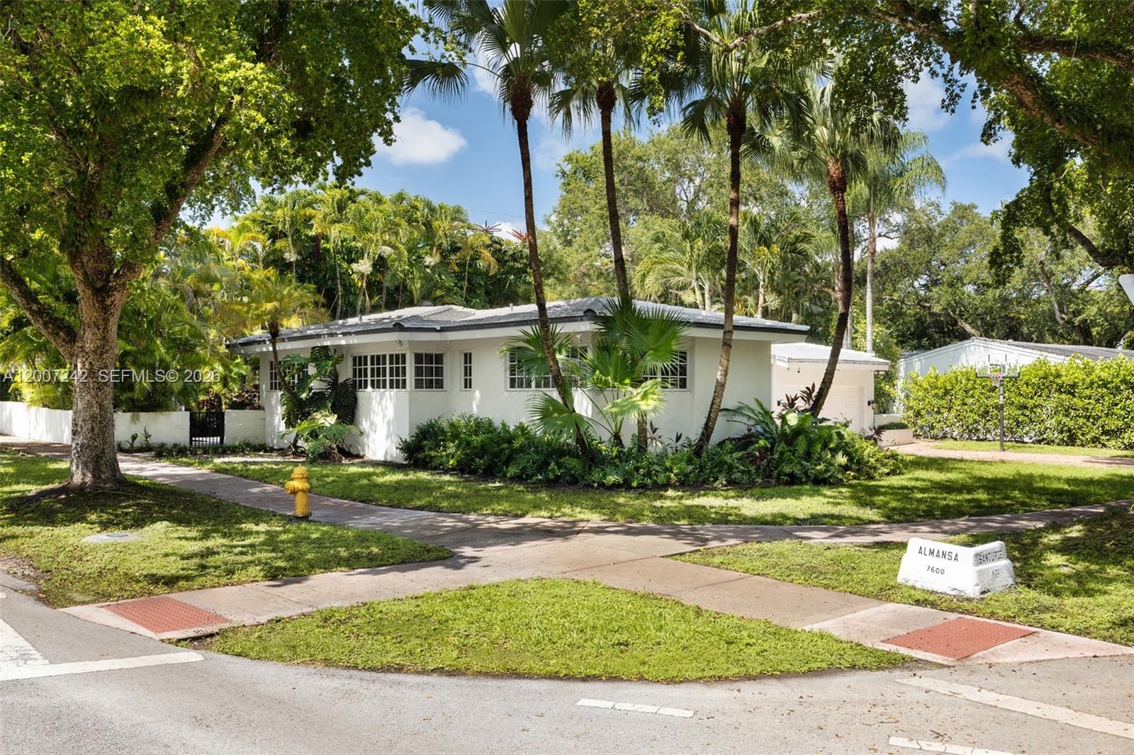 CORAL GABLES BISC BAY SEC - Residential