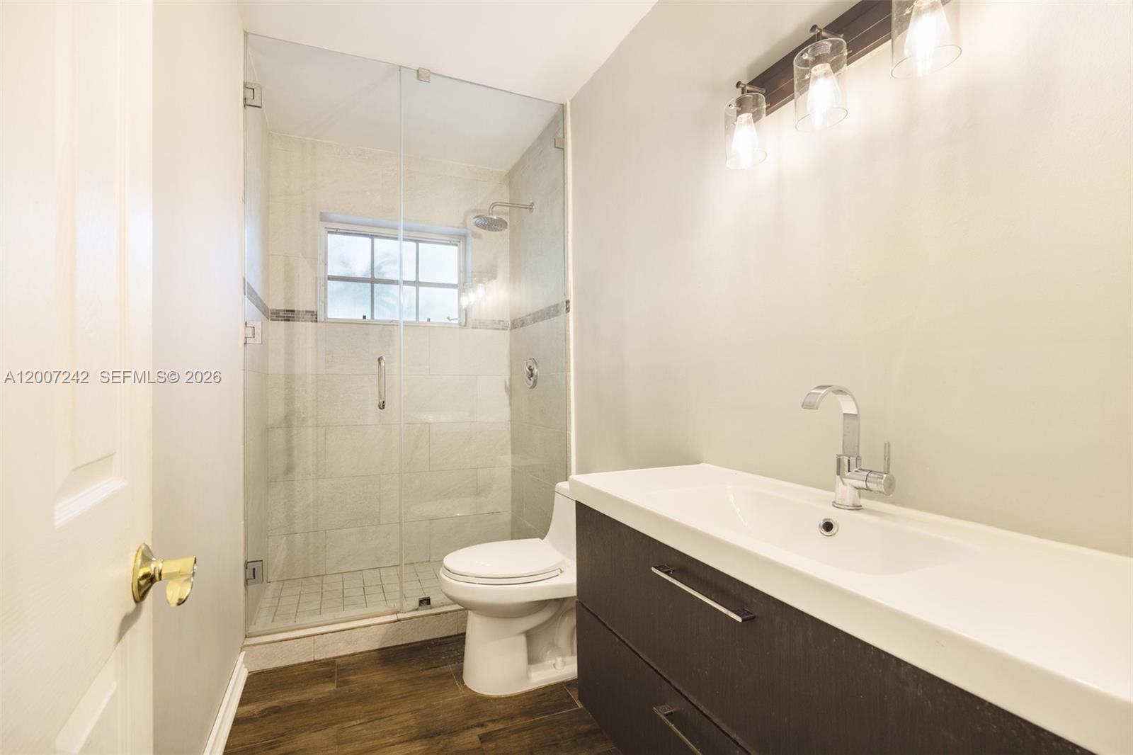 CORAL GABLES BISC BAY SEC - Residential