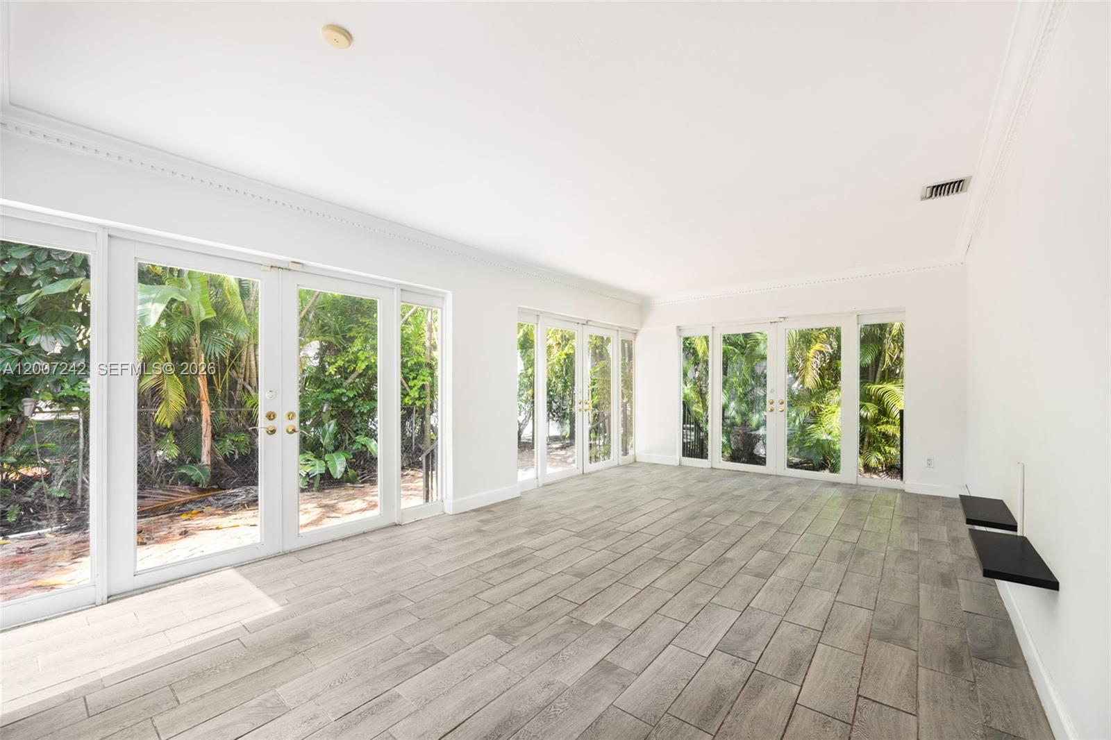 CORAL GABLES BISC BAY SEC - Residential