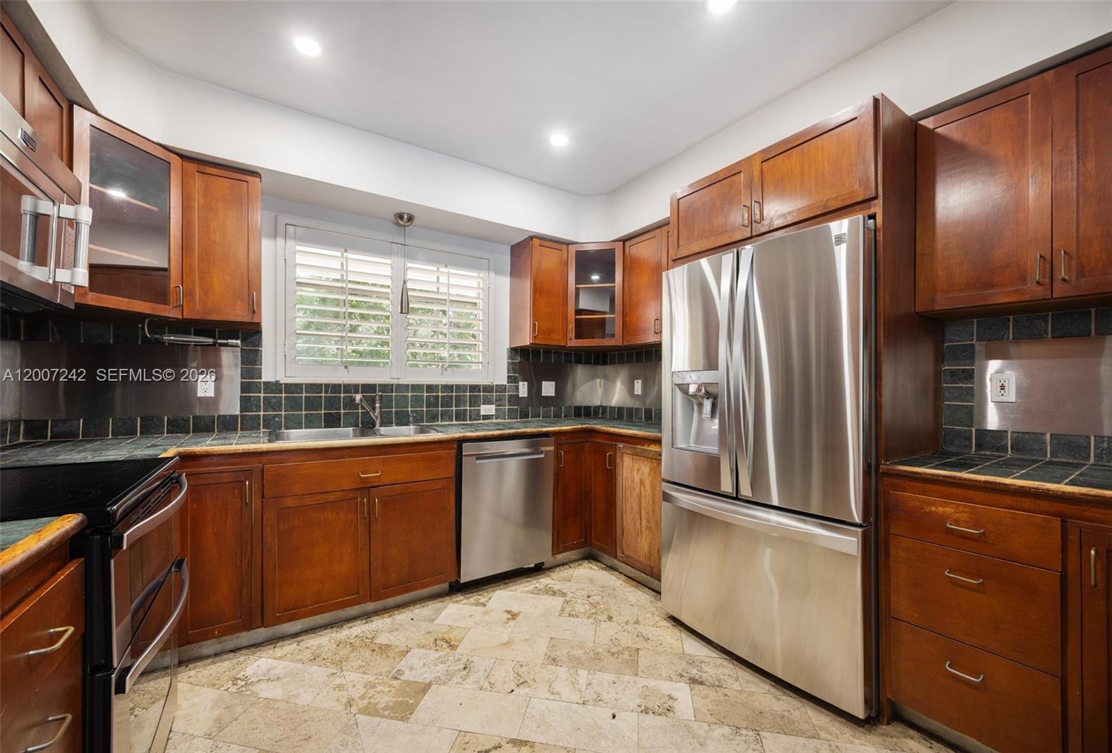 CORAL GABLES BISC BAY SEC - Residential