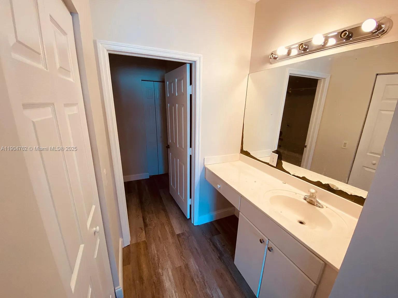 SANTORINI AT VIZCAYA - Residential Lease