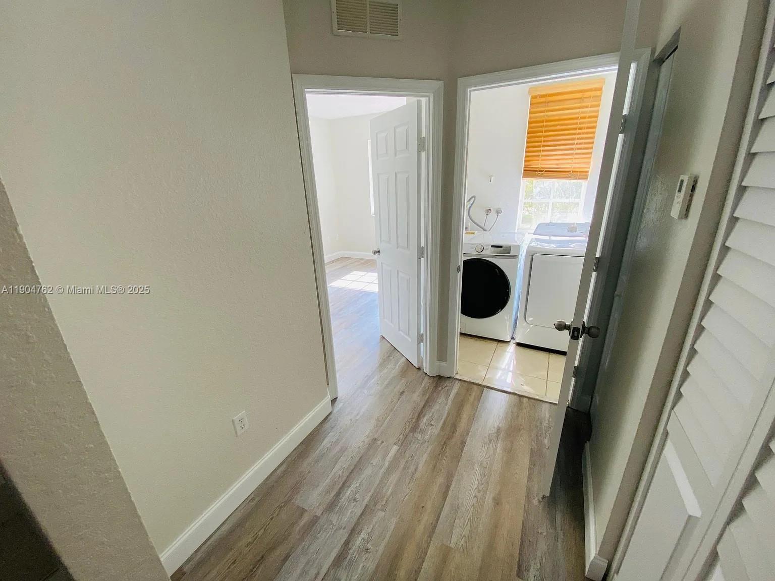 SANTORINI AT VIZCAYA - Residential Lease