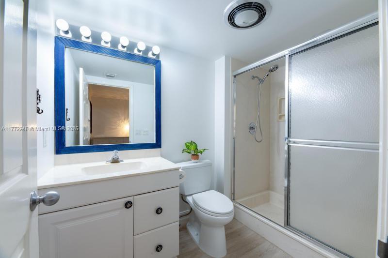 WATERBEND AT JONATHANS LA - Residential Lease