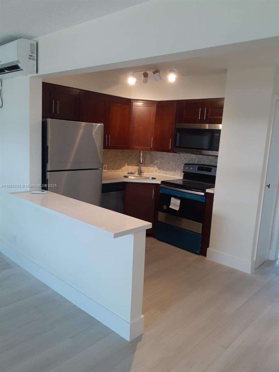 This delightful 1-bedroom, 1-bathroom apartment features modern amenities, including stainless steel appliances and granite countertops in the kitchen. Enjoy the stylish vinyl flooring throughout the entire apartment, complemented by high-impact windows for added security and natural light.
Stay comfortable with the convenience of split/wall AC, and rest easy with one assigned parking spot. The on-site washer and dryer add extra convenience to your daily routine. This pet-friendly community has no HOA, making it the perfect place for you and your furry friends.
Don't miss out on this fantastic opportunity to live in a calm, quiet, and family-oriented neighborhood, just a 10-minute drive from the beach. Act fast, your ideal home awaits!