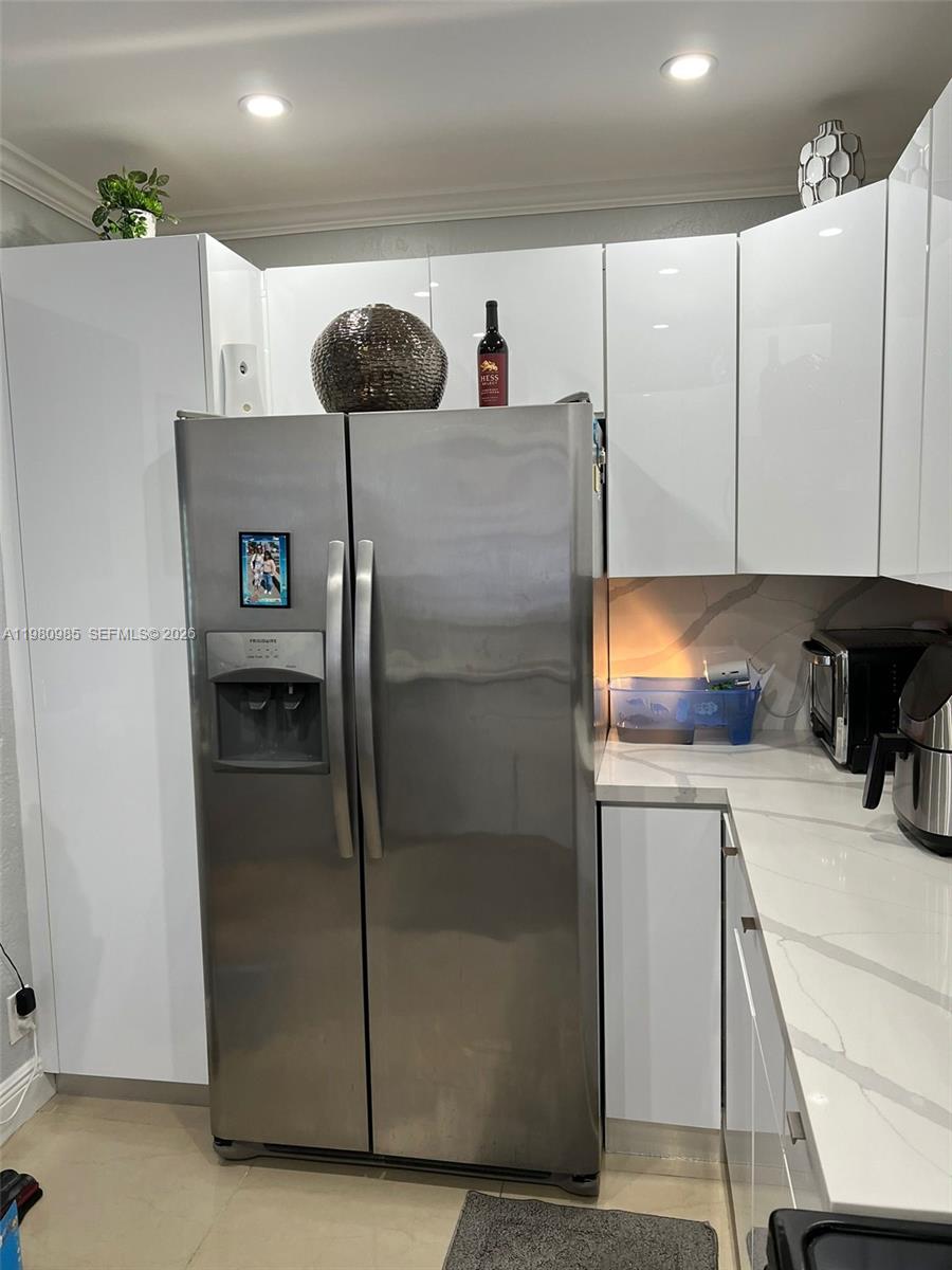 RAMBLEWOOD CONDO A - Residential Lease