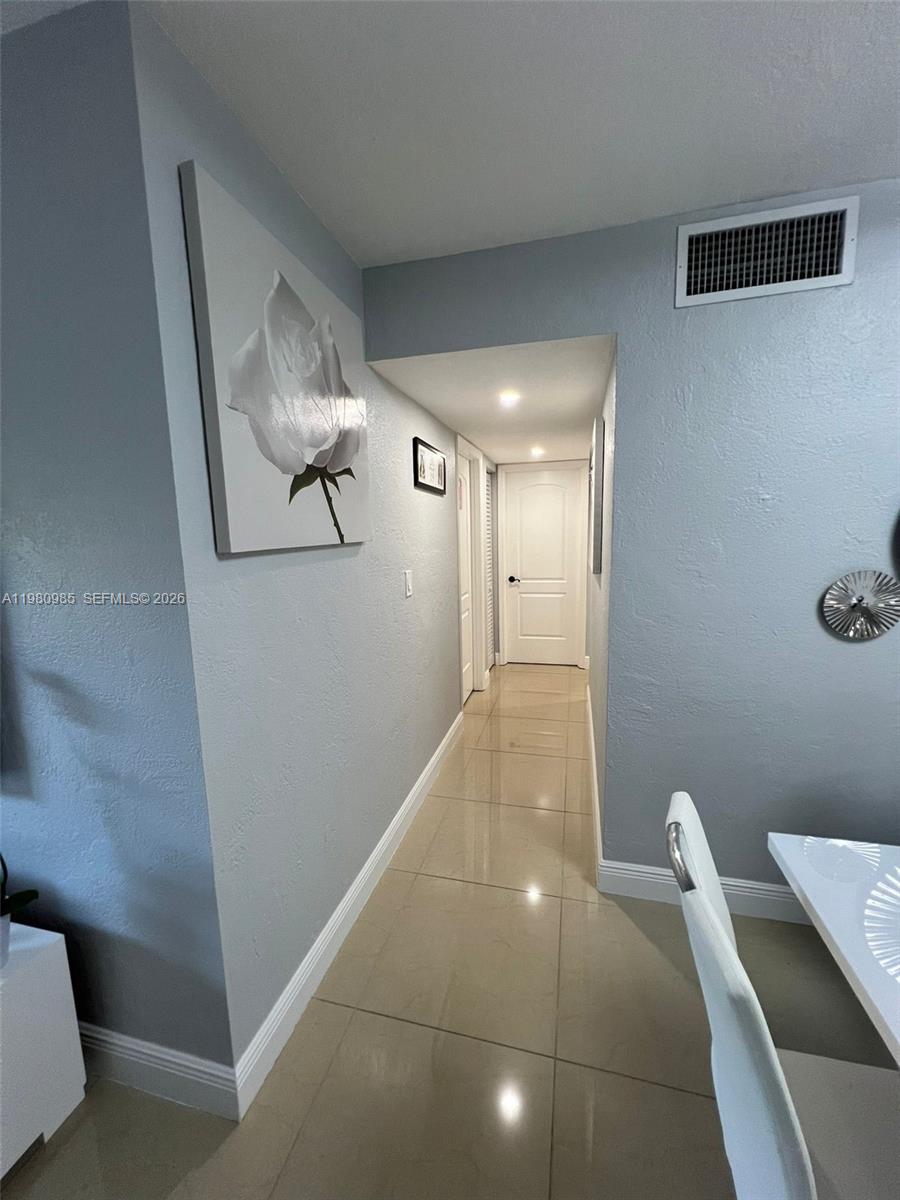 RAMBLEWOOD CONDO A - Residential Lease