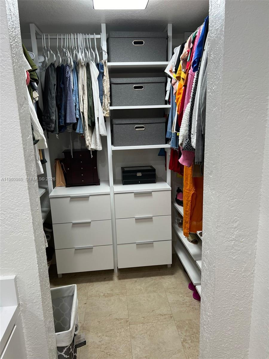 RAMBLEWOOD CONDO A - Residential Lease