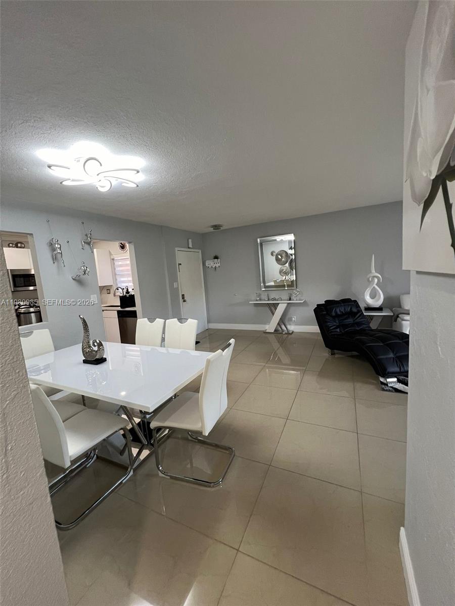 RAMBLEWOOD CONDO A - Residential Lease