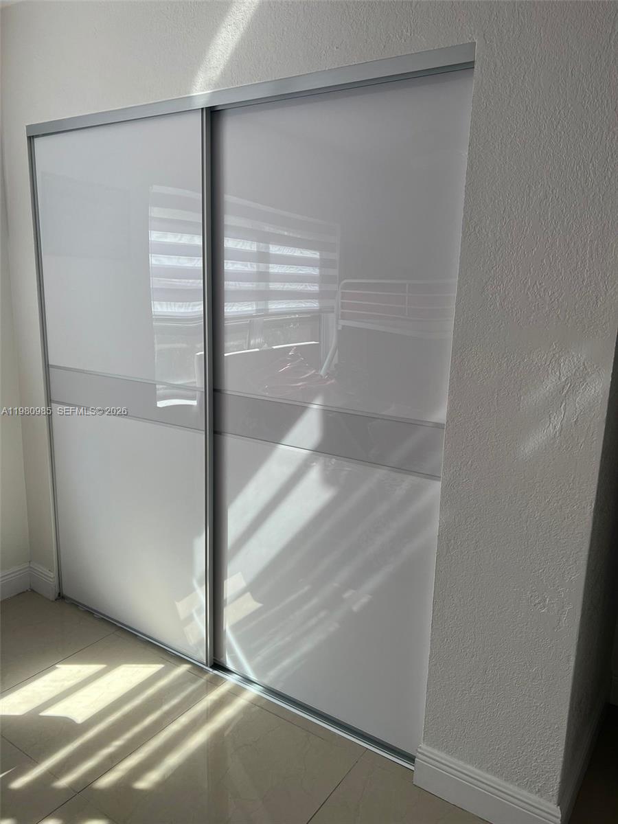 RAMBLEWOOD CONDO A - Residential Lease