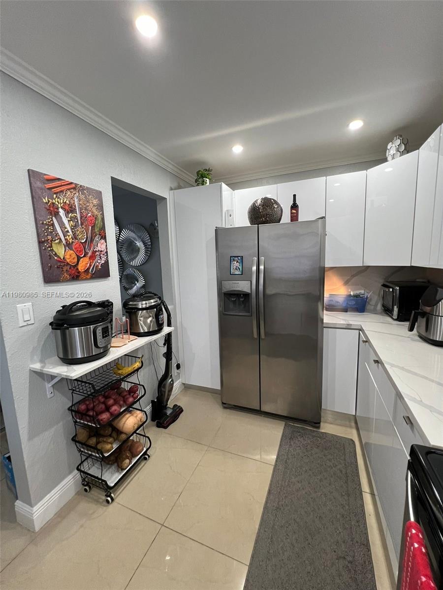 RAMBLEWOOD CONDO A - Residential Lease