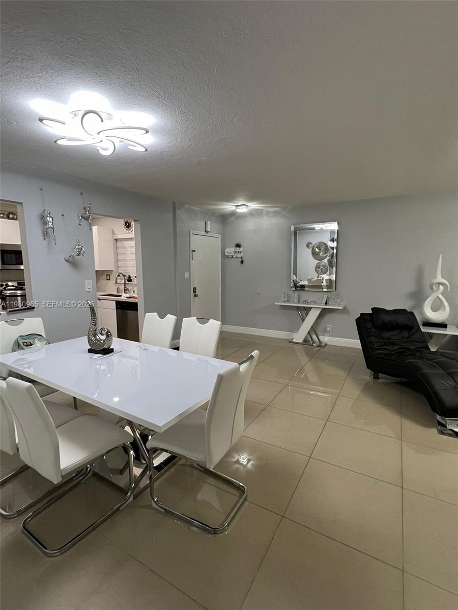 RAMBLEWOOD CONDO A - Residential Lease