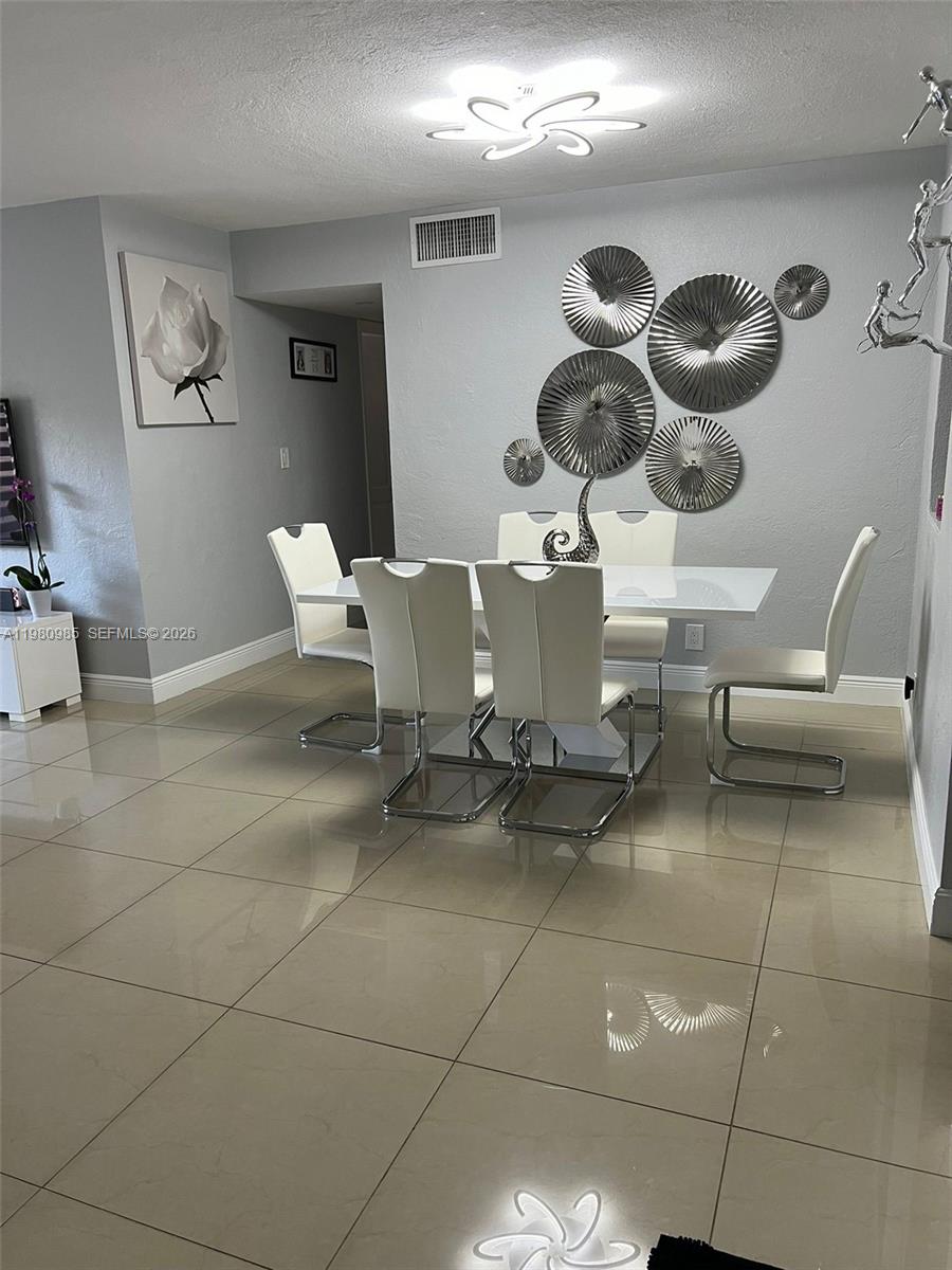 RAMBLEWOOD CONDO A - Residential Lease