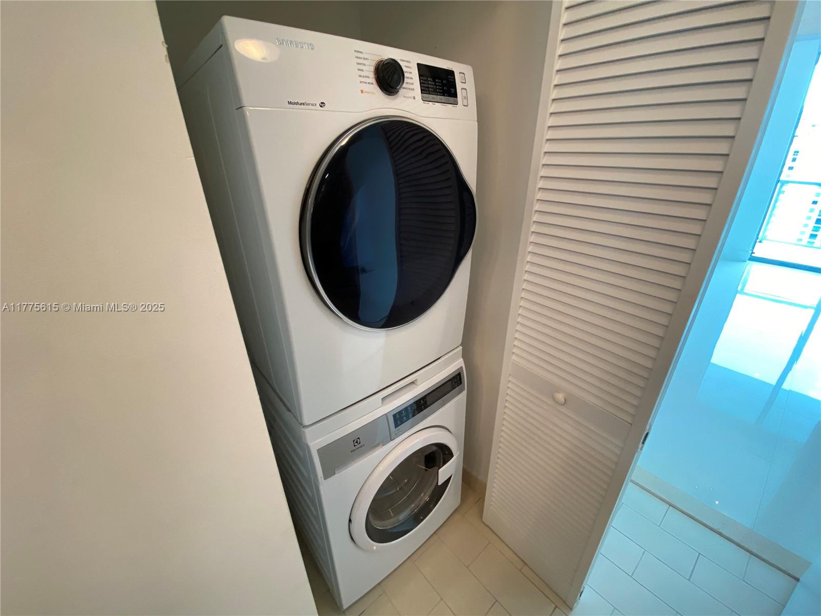 THE AXIS ON BRICKELL COND - Residential