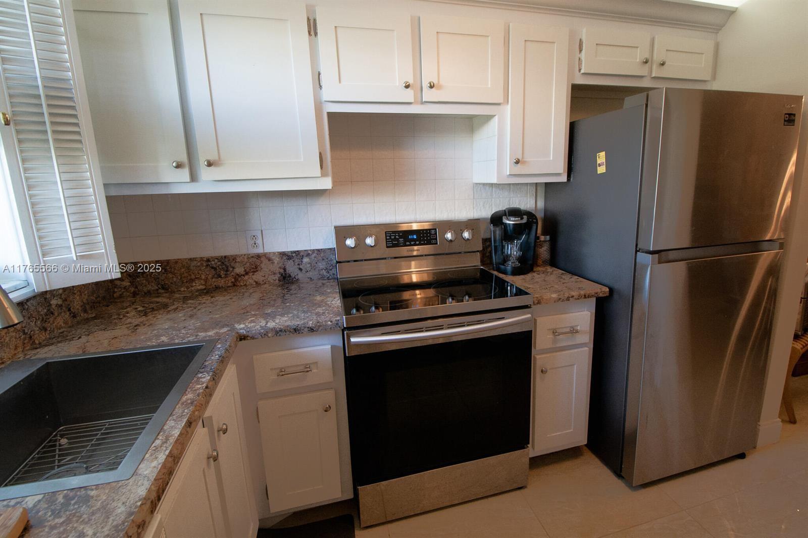 810 SE 7th St 106