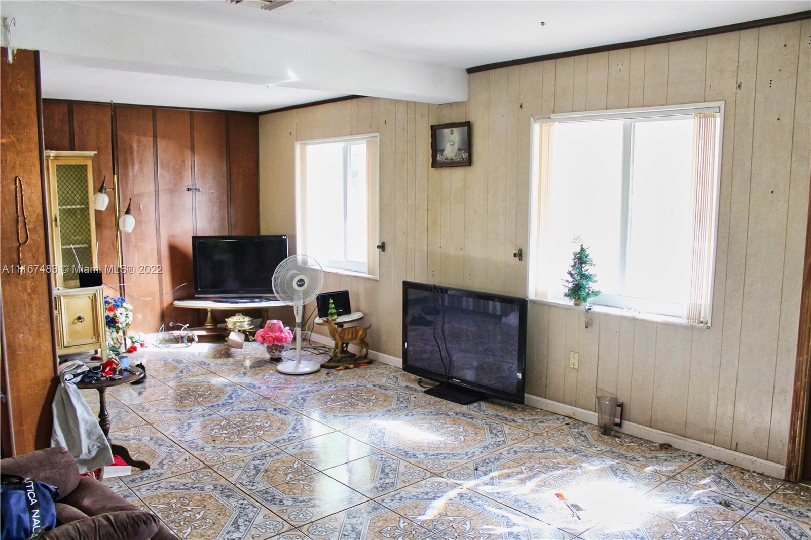 TROPICAL ESTATES 1ST ADDN - Residential