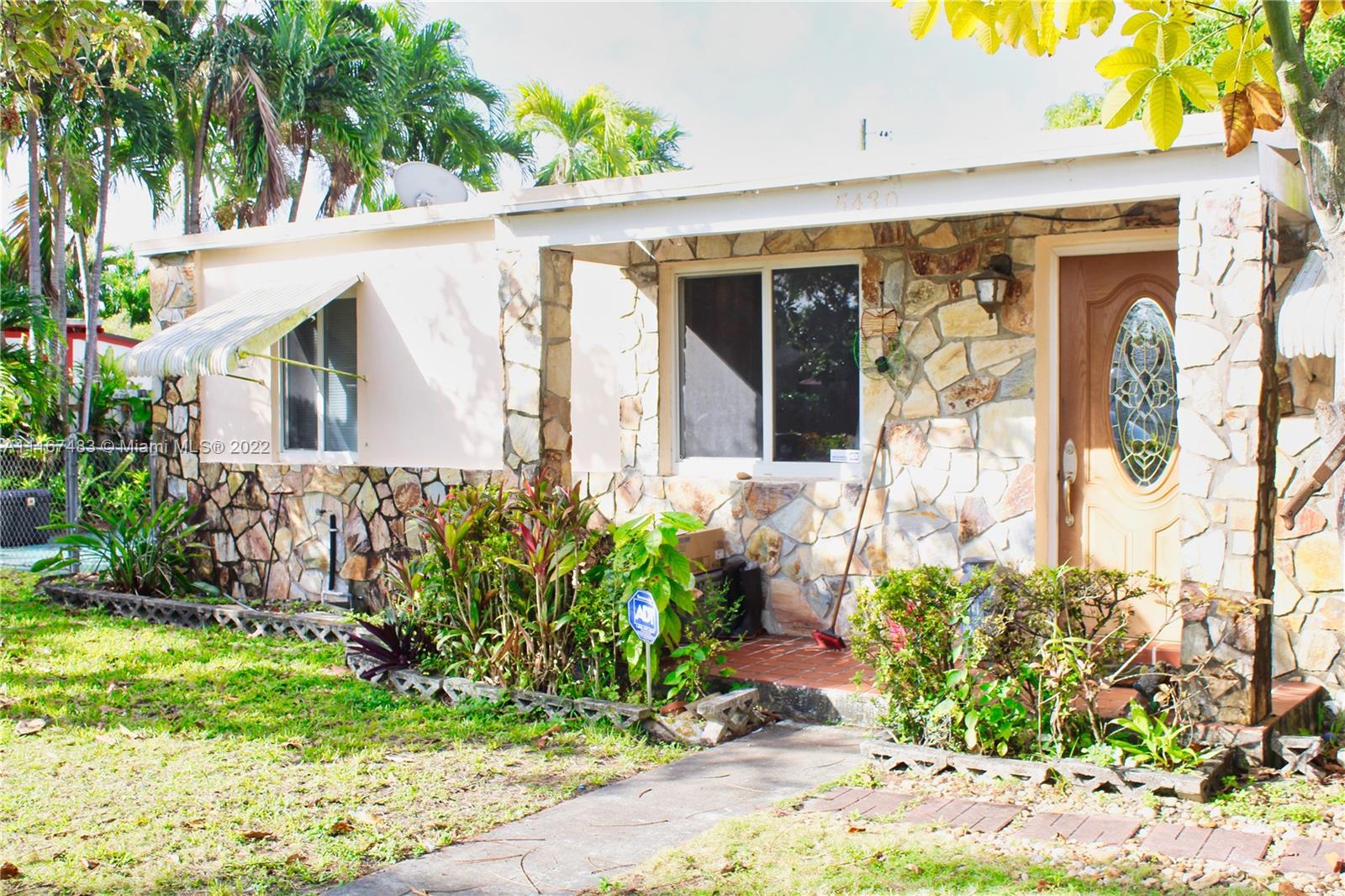 TROPICAL ESTATES 1ST ADDN - Residential