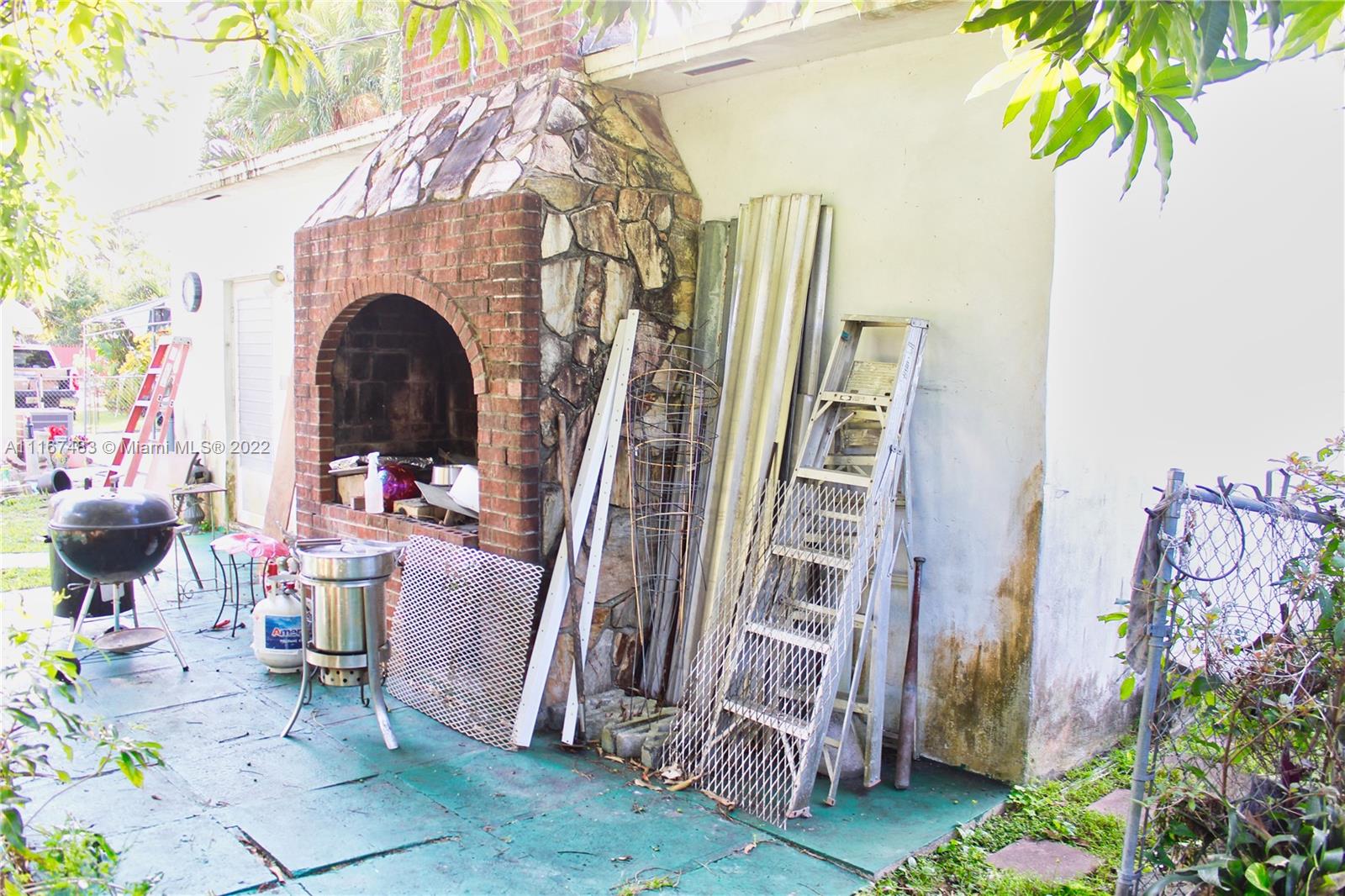 TROPICAL ESTATES 1ST ADDN - Residential