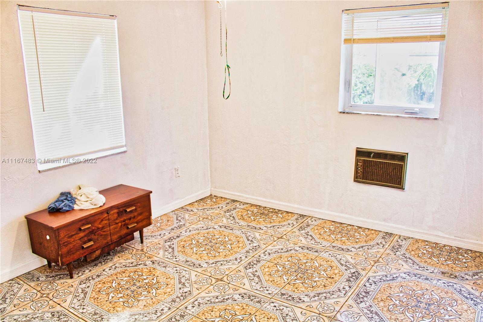 TROPICAL ESTATES 1ST ADDN - Residential