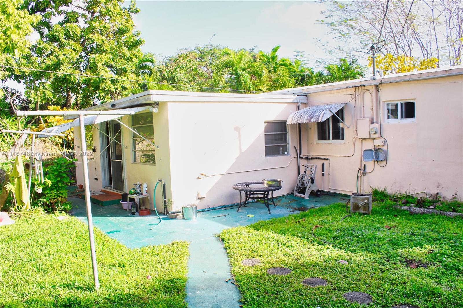 TROPICAL ESTATES 1ST ADDN - Residential