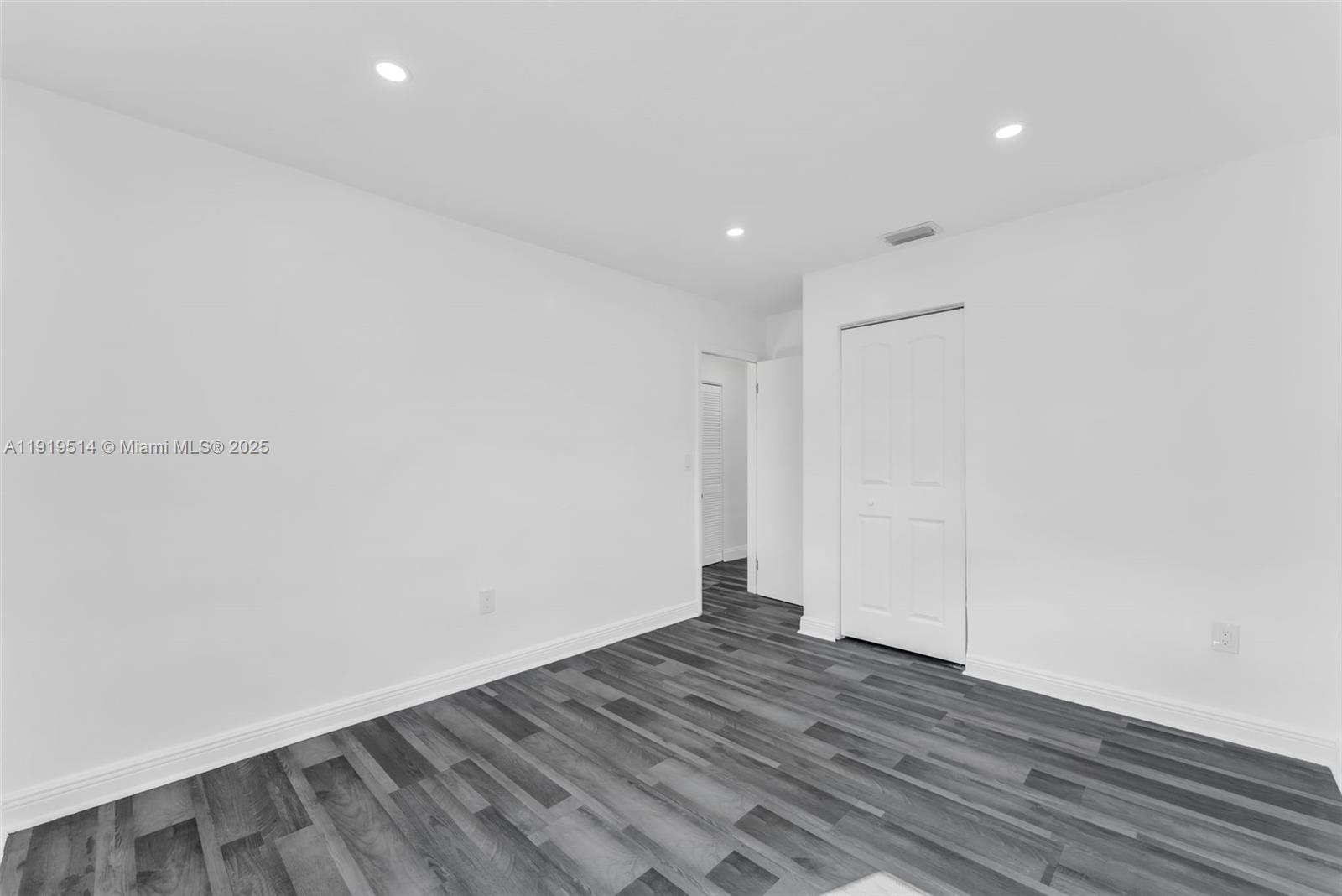 PLAYLAND ISLES - Residential Lease