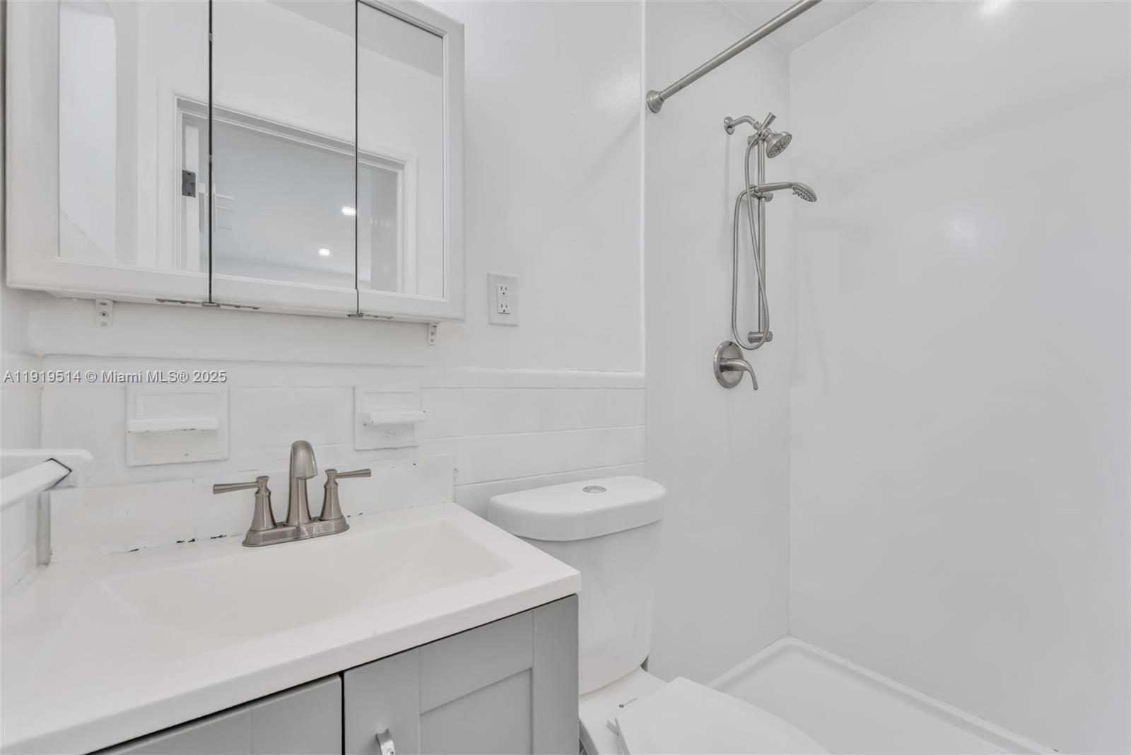 PLAYLAND ISLES - Residential Lease