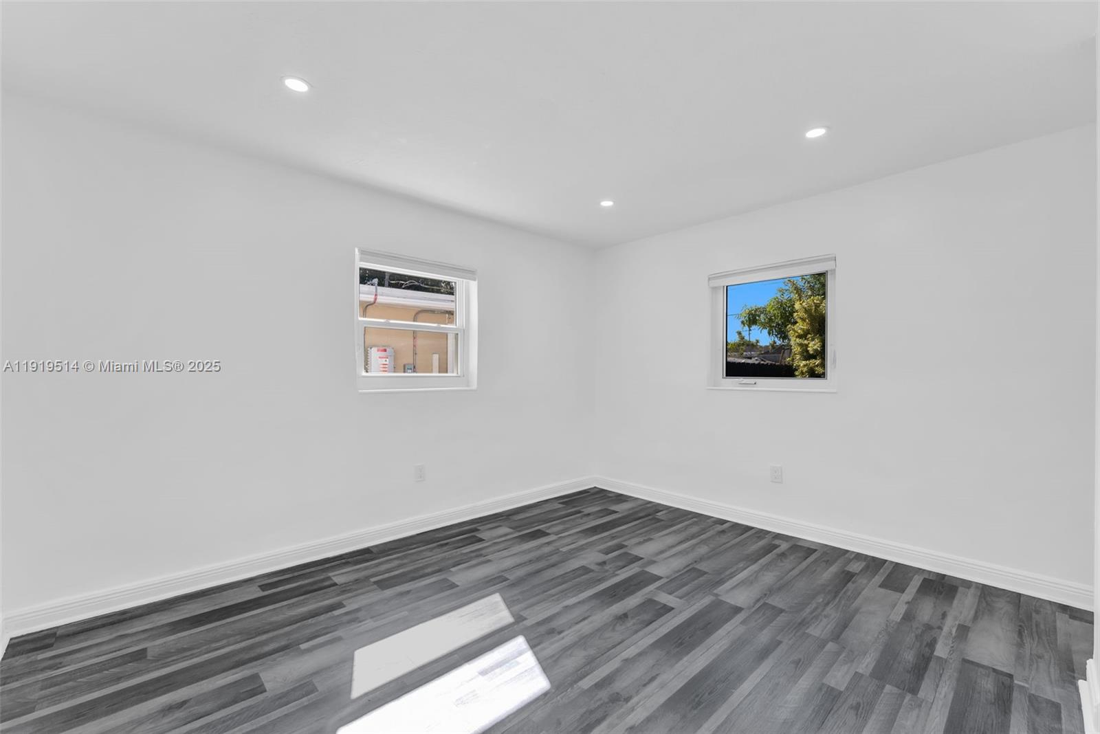 PLAYLAND ISLES - Residential Lease